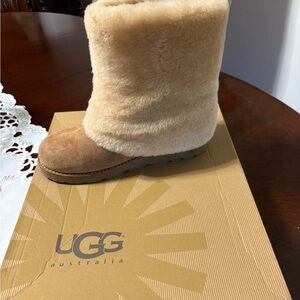 UGG Tan and Cream Sheepskin Boots-Never Worn